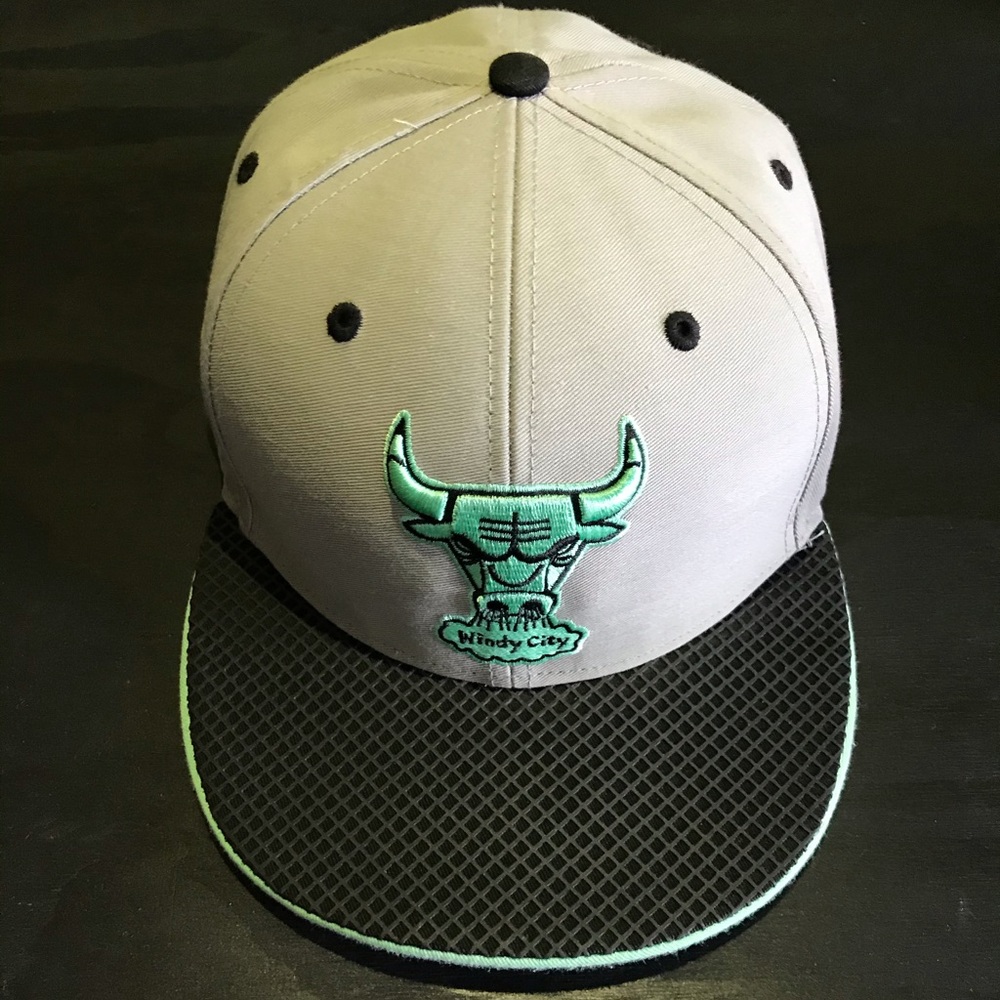 Chicago Bulls Mint Grey Retro Snap Back Flat Hat